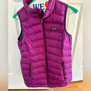 Patagonia Down Girls Vest size 12 from smoke-free home pre-owned/great condition